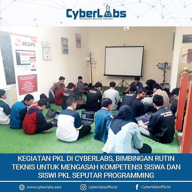 Pelatihan Programming bagi siswa PKL di CyberLabs